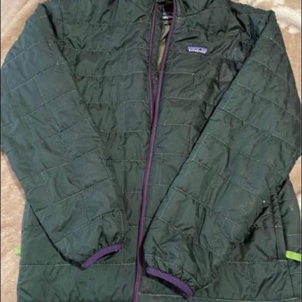 Patagonia Lightweight Warm Jacket. Kids sizing Large.